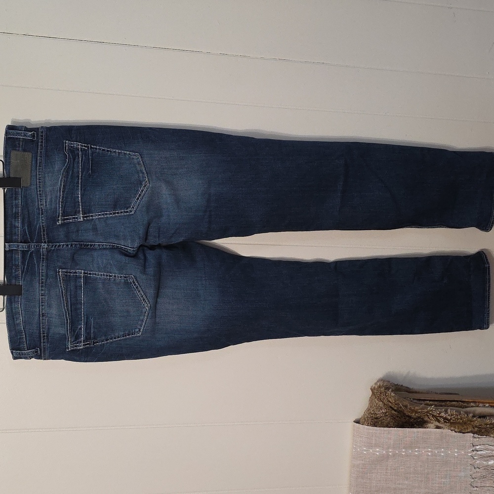 Buckle BKE Straight Denim Jeans Derek Distressed Whiskered Dark Blue Men 36L EUC